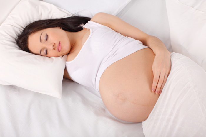 妊娠中にあなたの胃で寝ている