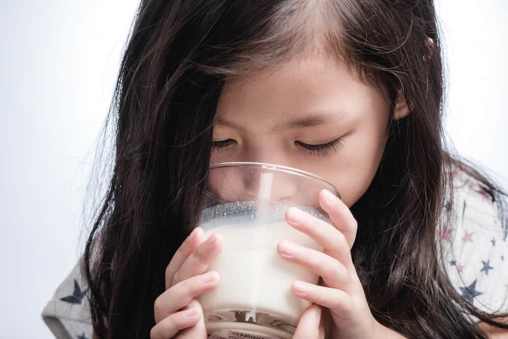 就寝前に牛乳を飲むことの利点