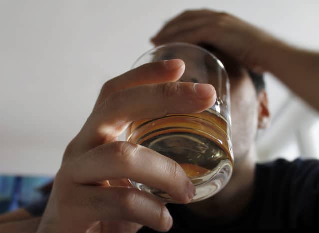 アルコール依存症への栄養中毒を克服する