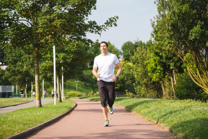 膝の痛みのためのランニングトラック