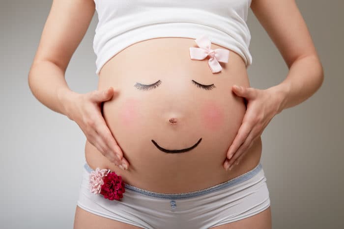 胎児の発達は、子宮内の顔を認識することができます